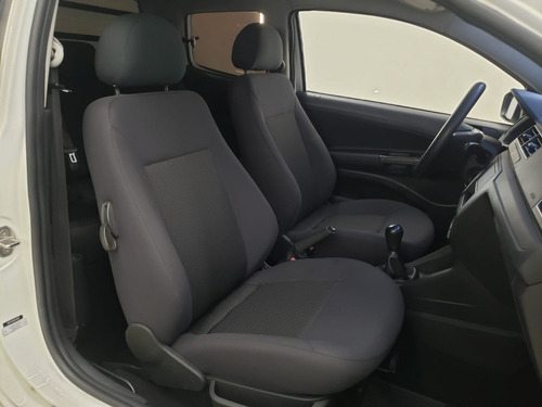 Volkswagen Saveiro 1.6 Robust Cab. Dupla Total Flex 2p marchas
