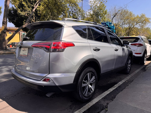 Toyota RAV4 2.5 Le At