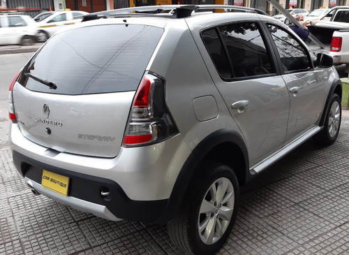 Imagen 6 de 15 de Renault Sandero 2013 Stepway 1.6 Privilege Plus 105cv