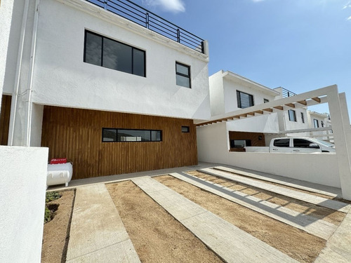 Casa En Venta En Col. Carlos Pacheco 7, Ensenada B.c
