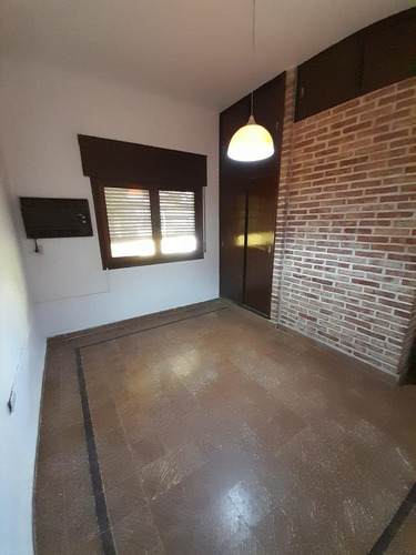 Casa En Venta Alberdi Mas Dpto 2 Dorm
