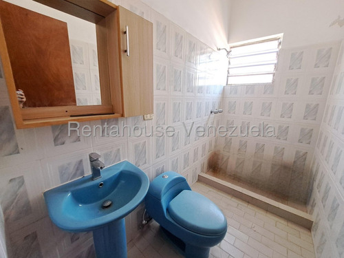 Luis Quiroz Vende Casa Con Amplio Metraje En El Trigal Norte Valencia, Ideal Para Ser Remodelada Lq 25-20597