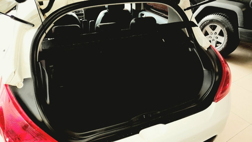 Imagen 4 de 16 de Peugeot 308 2.0 Feline 143cv