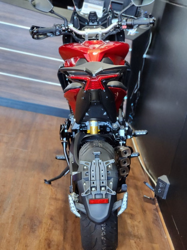 Imagen 17 de 25 de Mv Agusta Turismo Veloce Lusso Bordó