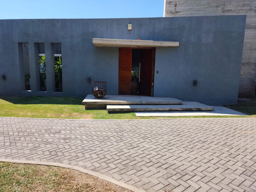 Casa En  Venta Toda En Planta Baja, La Rufina , Córdoba