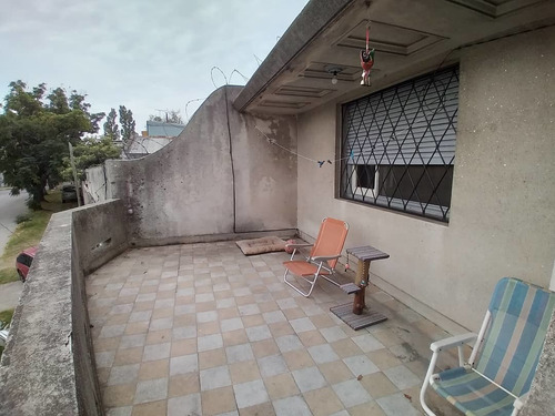 Imagen 4 de 12 de Venta De Casa Mas Local/vivienda 8 Dormitorios Coch Capurro