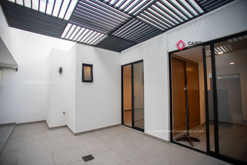 Casa Nueva De Lujo En Venta Chapalita Una Planta, En Esquina.