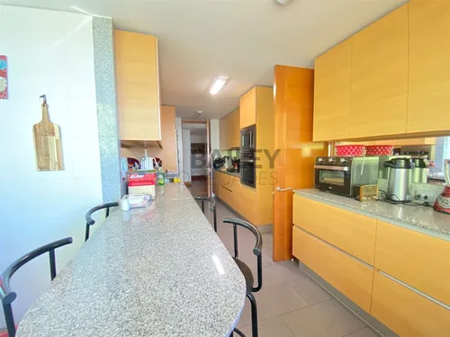 Departamento En Venta De 4d +4b +4e En Concón