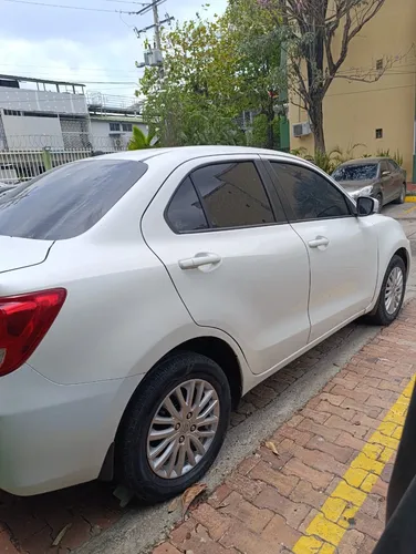Suzuki Swift Dzire Sedan Automatico Blanco Perla