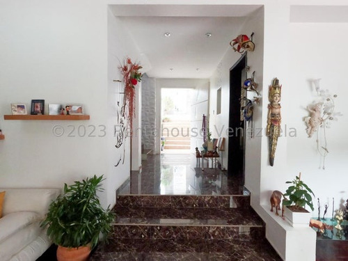 Naudy Escalona Profesionales Inmobiliarios Con Más De 10 Años De Experiencia En Rentahouse Vende Espectacular Casa Con Piscina En Urb. El Pedregal Barquisimeto