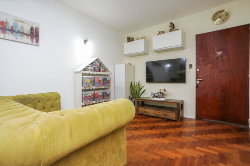 Depto 2 Amb C/balcón En Urquiza 1ro X Escalera