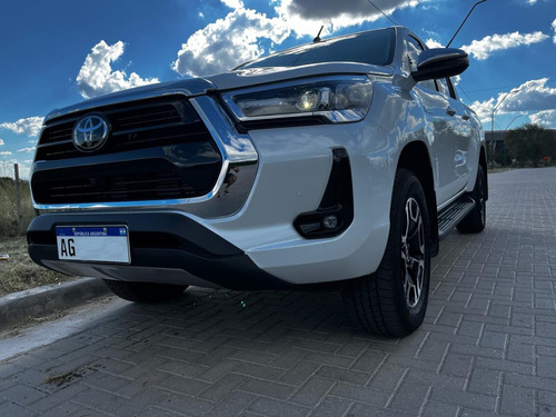 Toyota Hilux 2.8 Cd Srx 177cv 4x4 At