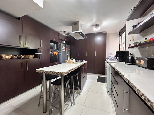 Exquisito Depto Remodelado Y Decorado C/excelente Ubicación