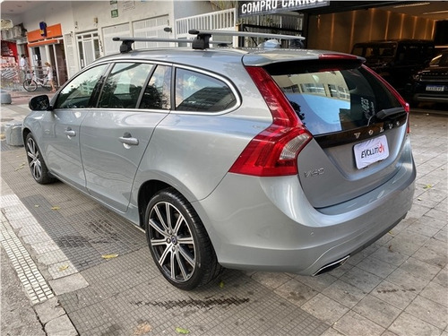 Volvo V60 2.0 T5 Momentum Turbo Gasolina 4p Automático