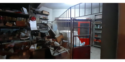 Amplio Local Comercial Sobre Av. J. M. Paz En Alquiler.