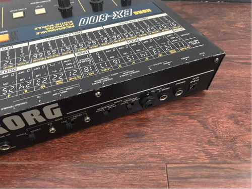 Korg Ex-800 (Usado)