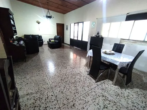 Quinta Barrio Sucre Para Acondicionar