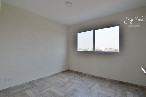 Casa Interno #200-300 - Pilar Del Este - San Eduardo - 447m2 #id 8275