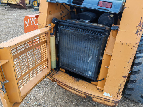 Minicargador Case 90xt Llantas Solidas Pala De 72 Pul.