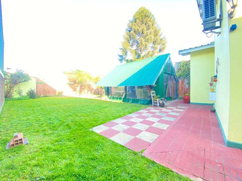Imagen 10 de 13 de Chalet En Venta Cond En Castelar Sur