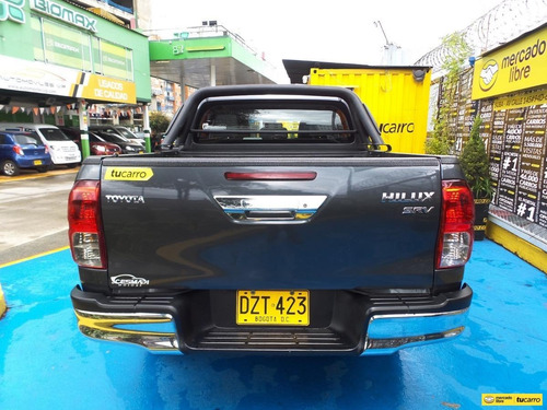 Imagen 6 de 15 de Toyota Hilux 2.8 Edición 50 Aniversary