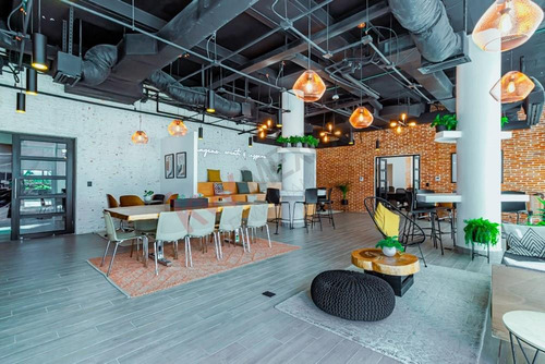 Oficna En Venta En Humana Workcenter, Playa Del Carmen.