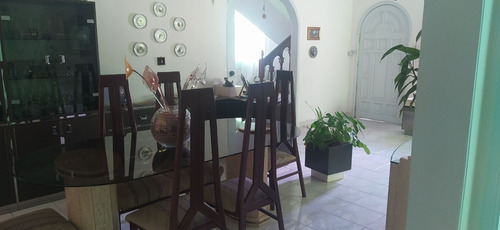 Imagen 3 de 10 de Venta De Amplia Casa De Esquina En La Viña Valencia Inc-139