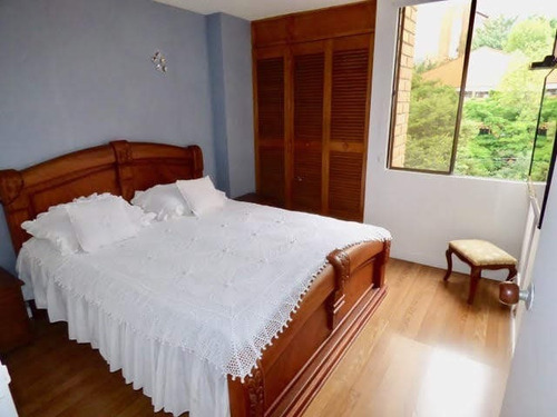 Imagen 3 de 13 de Apartamento En Venta -el Poblado Cod: 18611