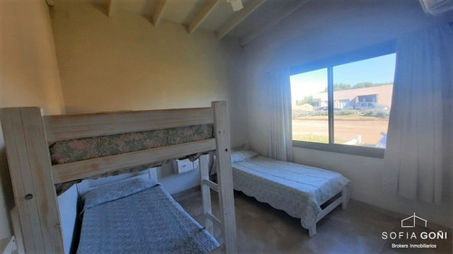 Imagen 13 de 20 de En Residencial 1 Muy Buena Casa Ubicada A 500 Mts De La Playa Costa Esmeralda