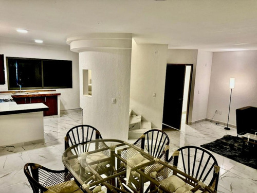Casa Estilo Contemporáneo En Col. Tulipanes, Cuernavaca Morelos.