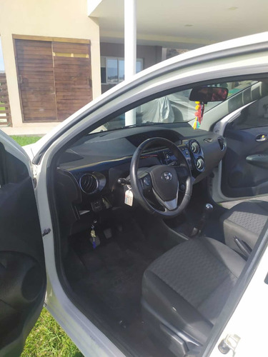 Imagen 6 de 9 de Toyota Etios 2014 1.5 Sedan Xls