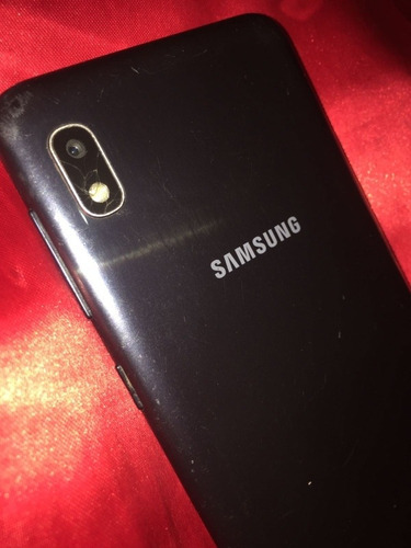 Imagem 1 de 5 de Celular A10