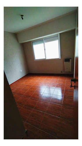 Imagen 5 de 6 de Ph En Venta - 1 Dormitorio 1 Baño 35mts2 - Berisso