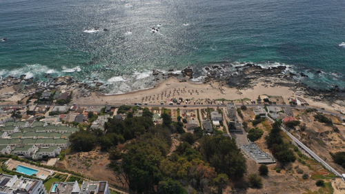 En Av. Del Mar, Frente A Playa Chungungo