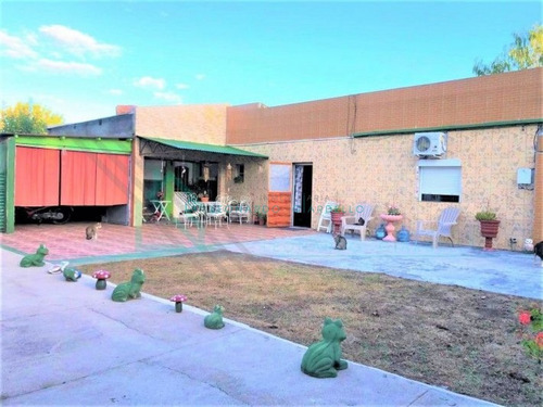 Imagen 1 de 10 de Carmelo - Excelente Casa En Zona Este