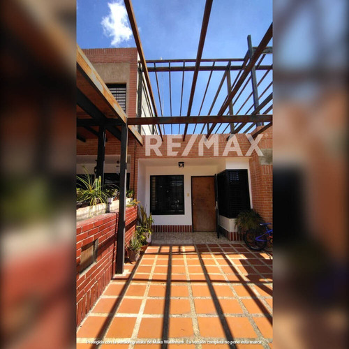Imagen 2 de 12 de Ninoska Fuenmayor Vende Linda Casa En San Diego En Manantial Dorado