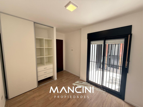Ph En Venta De 5 Ambientes Con Cochera - Villa Ballester