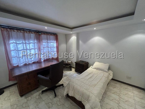 Amplio Apartamento En Alquiler En Alto Hatillo #25-13619 Josmary Sanjuan