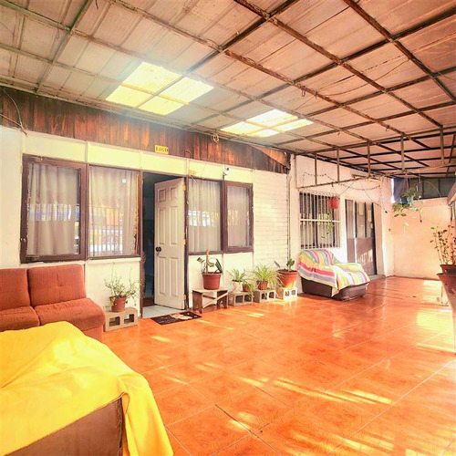 Casa En Venta De 3h, 2b, 2estc + Bog En Puente Alto Av.