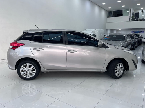 Toyota Yaris 1.3 16V FLEX XL PLUS TECH MULTIDRIVE