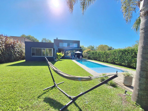 Casa En  Venta San Isidro Labrador Con Renta  Inversion 