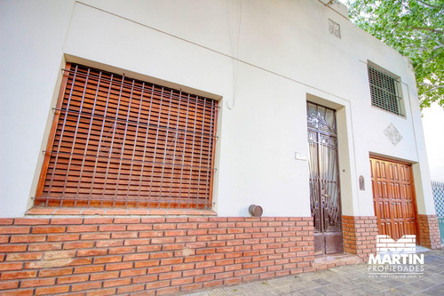 Casa En Venta 5 Amb Con Patio En Victoria