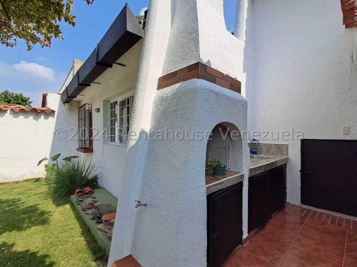 Julio Latouche 24-26168 Casa En Venta Trigal Norte Valencia, Amplia, Cómoda E Iluminada, Calle Cerrada, Cerca De Módulo Policial, Canchas Deportivas, Centros Comerciales Y Colegios. .