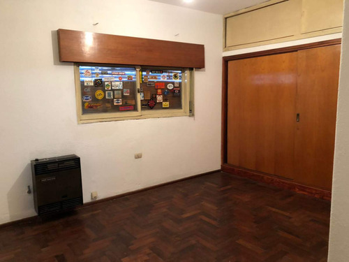 Vendo Excelente Casa Remodelada A Mts De Juan B Justo Al 2500, Ideal Para Empresas O Rentas