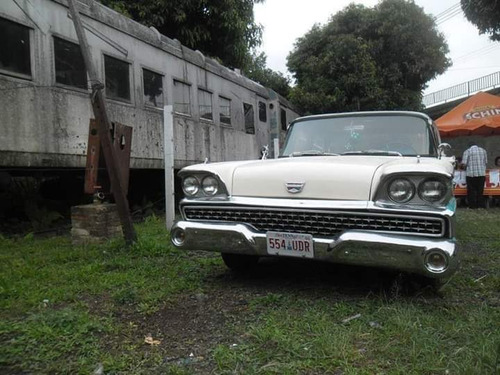 Ford Fairlane 500