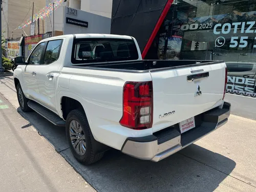 Mitsubishi L200 2025