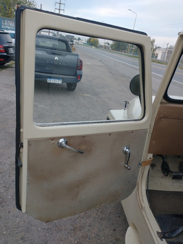 Imagen 5 de 14 de Jeep Ika