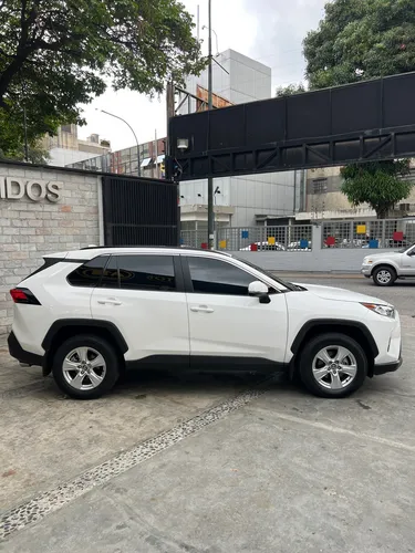 Toyota Rav4 Xle 2019 Blanco