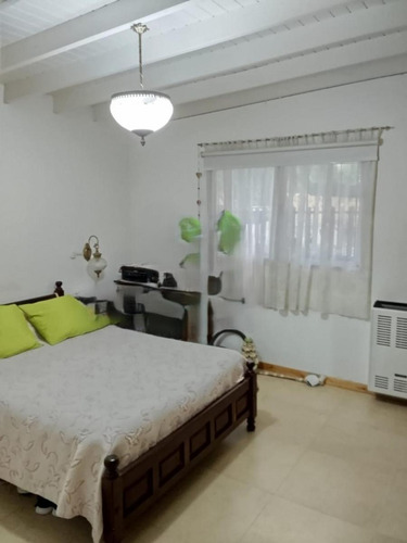 Casa En Venta - 3 Dormitorios 2 Baños - Villa Gesell