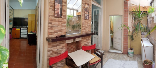 Imagen 2 de 28 de Av. Córdoba Al 4100, Palermo. Ph Sin Expensas. Planta Baja. Superficie 62 M2. 2 Ambientes Más 2 Entrepisos Que Pueden Ser Otros 2 Dormitorios. Patio Con Techo Rebatible. Reciclado Con Caños Y Cables